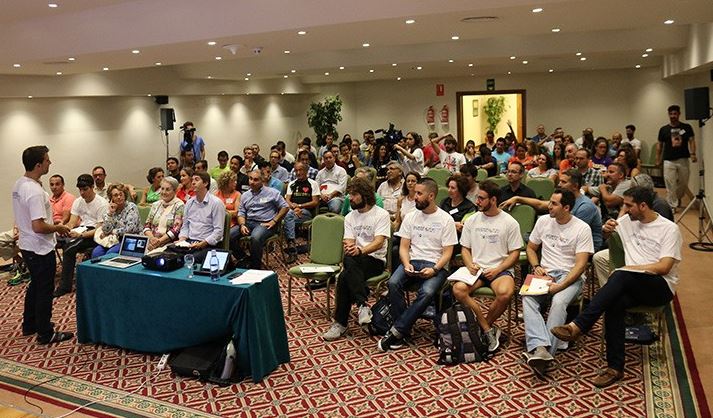 Excelente éxito la convocatoria de Pivesport para reunir a más de un centenar de entrenadores. (Marbella24h)